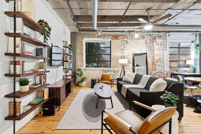 900 Peachtree St NE in Atlanta, GA - Building Photo - Building Photo