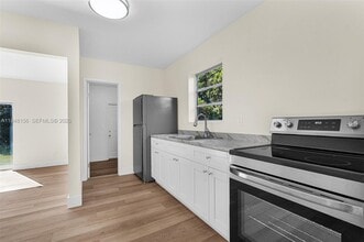 130 NW 48th St in Miami, FL - Building Photo - Building Photo