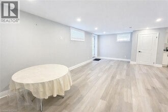 186 Blair Creek Dr in Kitchener, ON - Building Photo - Building Photo