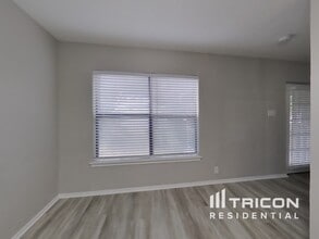 3725 Candlewind Ln in San Antonio, TX - Building Photo - Building Photo
