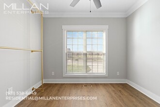 1065 Veridian Dr in Clarksville, TN - Building Photo - Building Photo