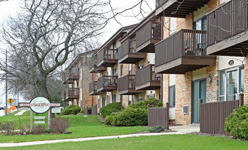 Gardendale Apartments in Milwaukee, WI - Foto de edificio - Building Photo