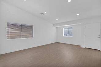 6825 N 81st Ln in Glendale, AZ - Building Photo - Building Photo