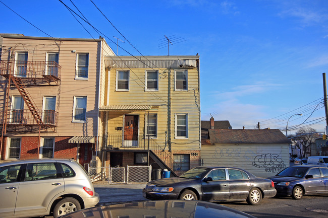 1851 26th Rd in Astoria, NY - Building Photo - Building Photo