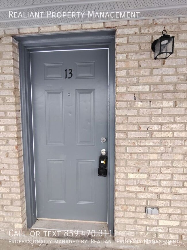 31 Hurley St in Berea, KY - Building Photo - Building Photo