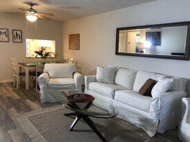 9826 Marina Blvd in Boca Raton, FL - Building Photo