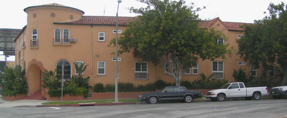 5320 W Olympic Blvd in Los Angeles, CA - Building Photo