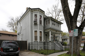 1233 E St in Sacramento, CA - Foto de edificio - Building Photo