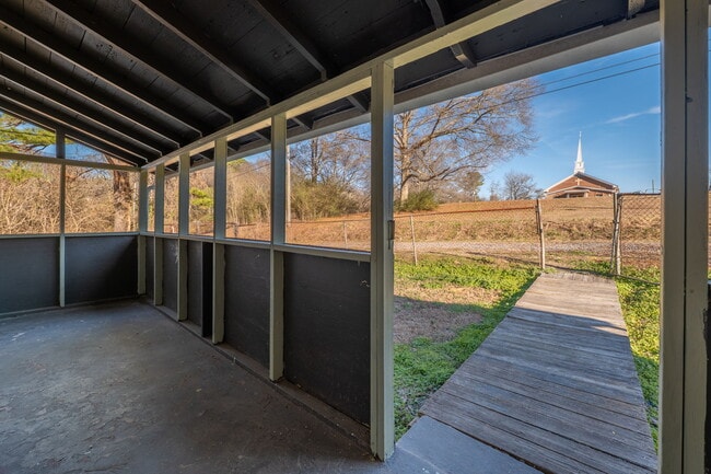 320 Old Pne Hl Rd in Birmingham, AL - Building Photo - Building Photo