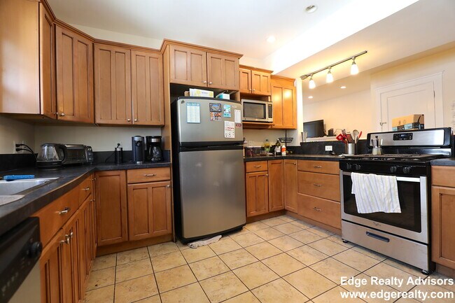 45 Radnor Rd, Unit 2 in Boston, MA - Building Photo - Building Photo