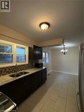 105 Westmount Rd E in Kitchener, ON - Building Photo - Building Photo