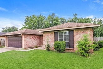 3002 Sherborne St in Pearland, TX - Foto de edificio - Building Photo