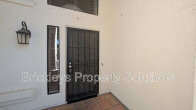 2242 W Myrtle Dr in Chandler, AZ - Building Photo - Building Photo