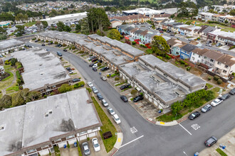 2401-2493 Rowntree Way in South San Francisco, CA - Building Photo - Building Photo