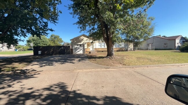 property at 1757 Meadowbrook Dr