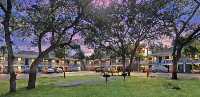 Cross Oaks Apartments