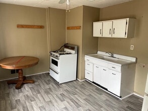 613 Berry St, Unit 1 in Dayton, KY - Foto de edificio - Building Photo