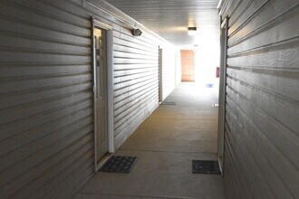 632 Condo Club Dr, Unit 632 Condo Club Dr in Wilmington, NC - Foto de edificio - Building Photo