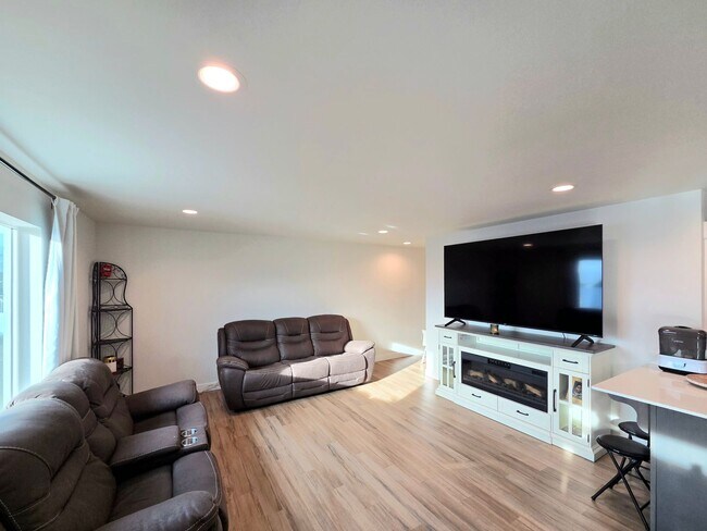 2330 Noah St SE in East Wenatchee, WA - Building Photo - Building Photo