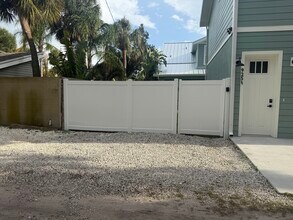 925 24th Ave N, Unit Half in St. Petersburg, FL - Building Photo - Building Photo