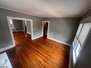 358 Lake Ave in Lyndhurst, NJ - Building Photo - Building Photo