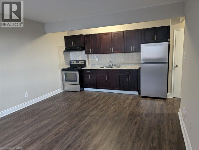 468 Ottawa St N in Hamilton, ON - Building Photo - Building Photo