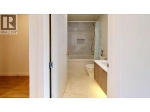 6398 Silver Ave in Burnaby, BC - Building Photo - Building Photo