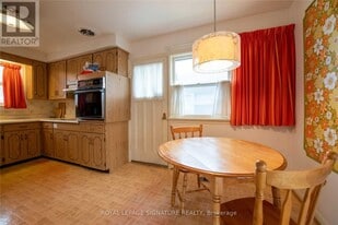 28 Esther Lorrie Dr in Toronto, ON - Building Photo