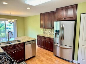 1437 Meadowsedge Ln in Carpentersville, IL - Building Photo - Building Photo
