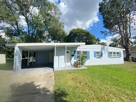 Available Now! 2/2 Bungalow near Downtown in Orlando, FL - Building Photo