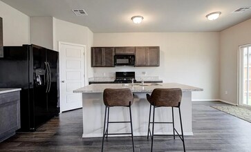 1809 Easton Ln in Oklahoma City, OK - Foto de edificio - Building Photo