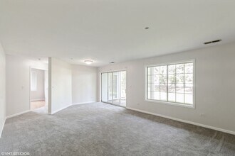 1412 W Crane St in Arlington Heights, IL - Foto de edificio - Building Photo