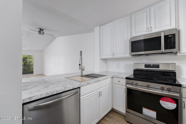 19 Arbor Club Dr