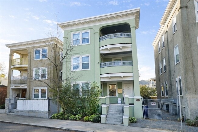 property at 513 Washington St