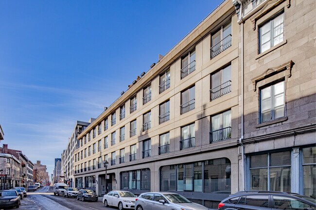 401-405 Notre-Dame E in Montréal, QC - Building Photo - Building Photo