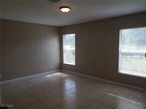 1904 NE 33rd Terrace in Cape Coral, FL - Building Photo - Building Photo