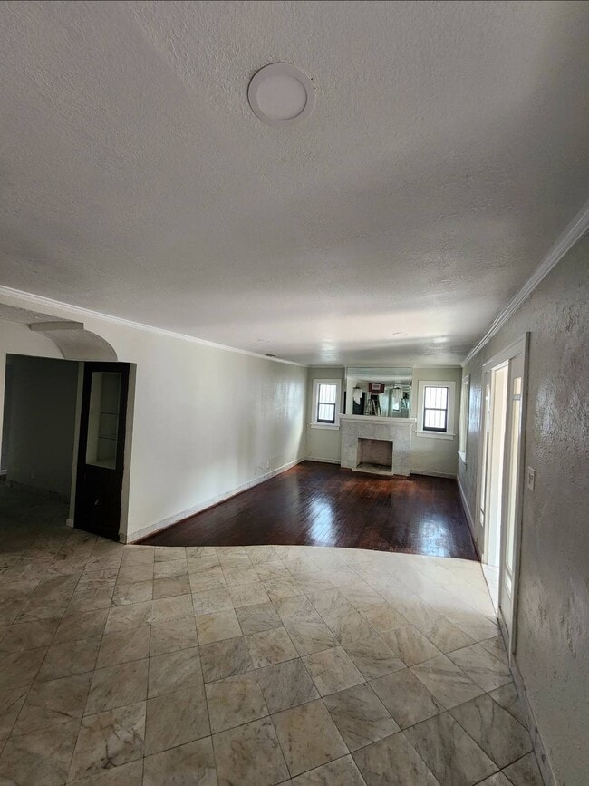 2369 SW 17th St in Miami, FL - Building Photo - Building Photo