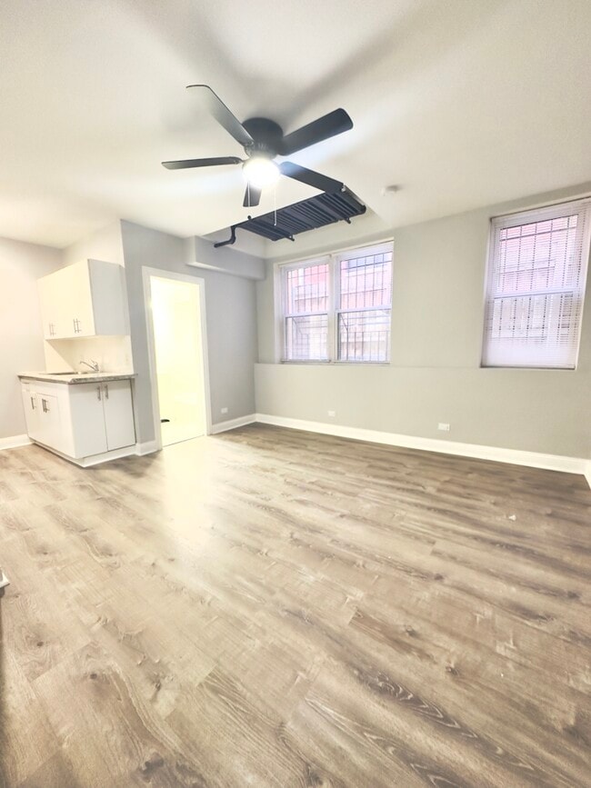 4241 N Kenmore Ave in Chicago, IL - Building Photo - Building Photo