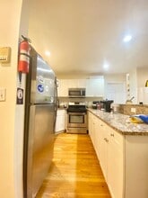 62 Egmont St, Unit 4 in Brookline, MA - Building Photo - Building Photo