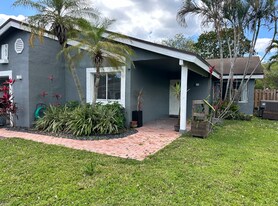 963 NW 89th Ave, Unit 51 in Plantation, FL - Building Photo