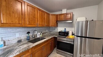 1594 Wailele St in Honolulu, HI - Building Photo