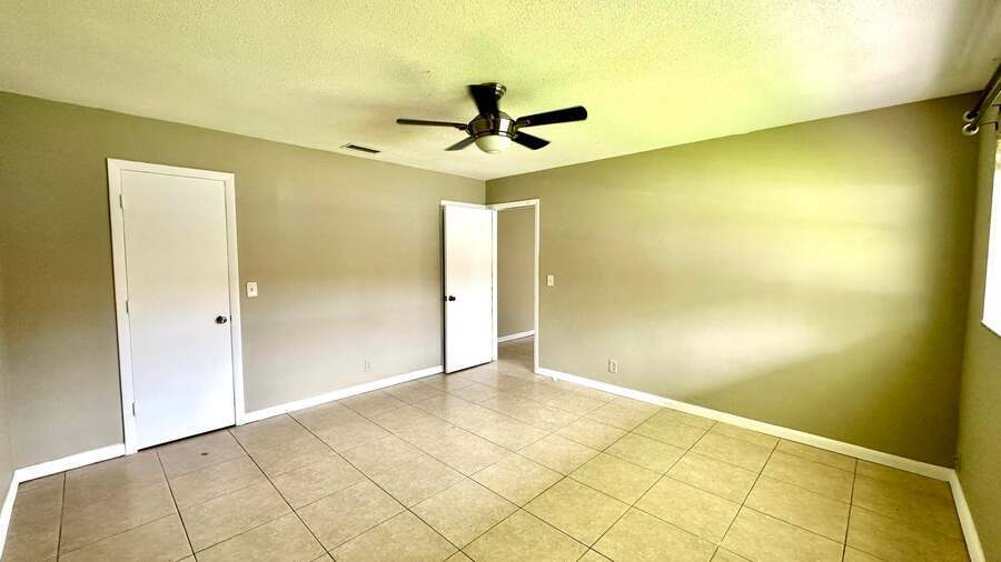 5743-5745 Buchanan St in Hollywood, FL - Building Photo