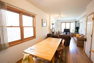 918 N Paulina St, Unit J08P in Chicago, IL - Foto de edificio - Building Photo