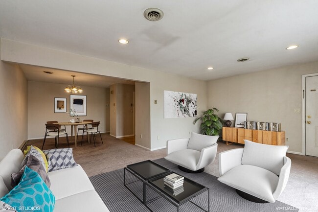 500 Riverside Ave, Unit 2D in Lyndhurst, NJ - Foto de edificio - Building Photo