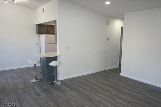 4922 Newport Cove Dr in Las Vegas, NV - Building Photo - Building Photo