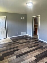 1585 Leonaire Ct in St. Louis, MO - Building Photo - Building Photo