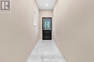 200 Sanford Ave S in Hamilton, ON - Building Photo - Building Photo