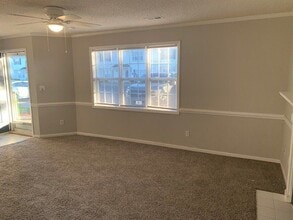 1025 Spring Forest Rd in Greenville, NC - Building Photo - Building Photo