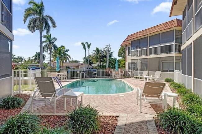 2201 SE 9th St in Pompano Beach, FL - Building Photo - Building Photo