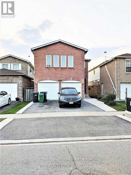 1446 Kirkrow Crescent in Mississauga, ON - Building Photo